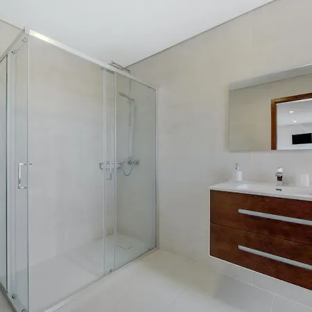 3 Bedrooms With Private Pool Enclosed Garden And Wifi At
