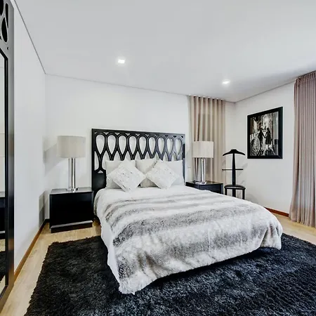 3 Bedrooms With Private Pool Enclosed Garden And Wifi At