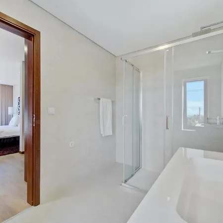 3 Bedrooms With Private Pool Enclosed Garden And Wifi At