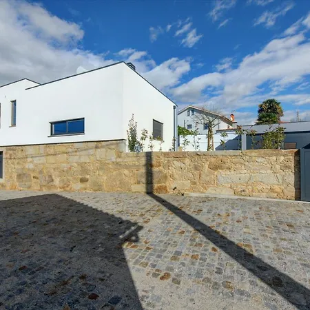 3 Bedrooms With Private Pool Enclosed Garden And Wifi At Hotel